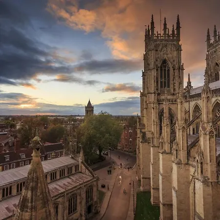 36 Westminster Road Bright & Spacious 2-bed In With Garden Pass The Keys York