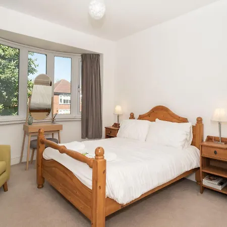 36 Westminster Road Bright & Spacious 2-bed In With Garden Pass The Keys Nyaraló *